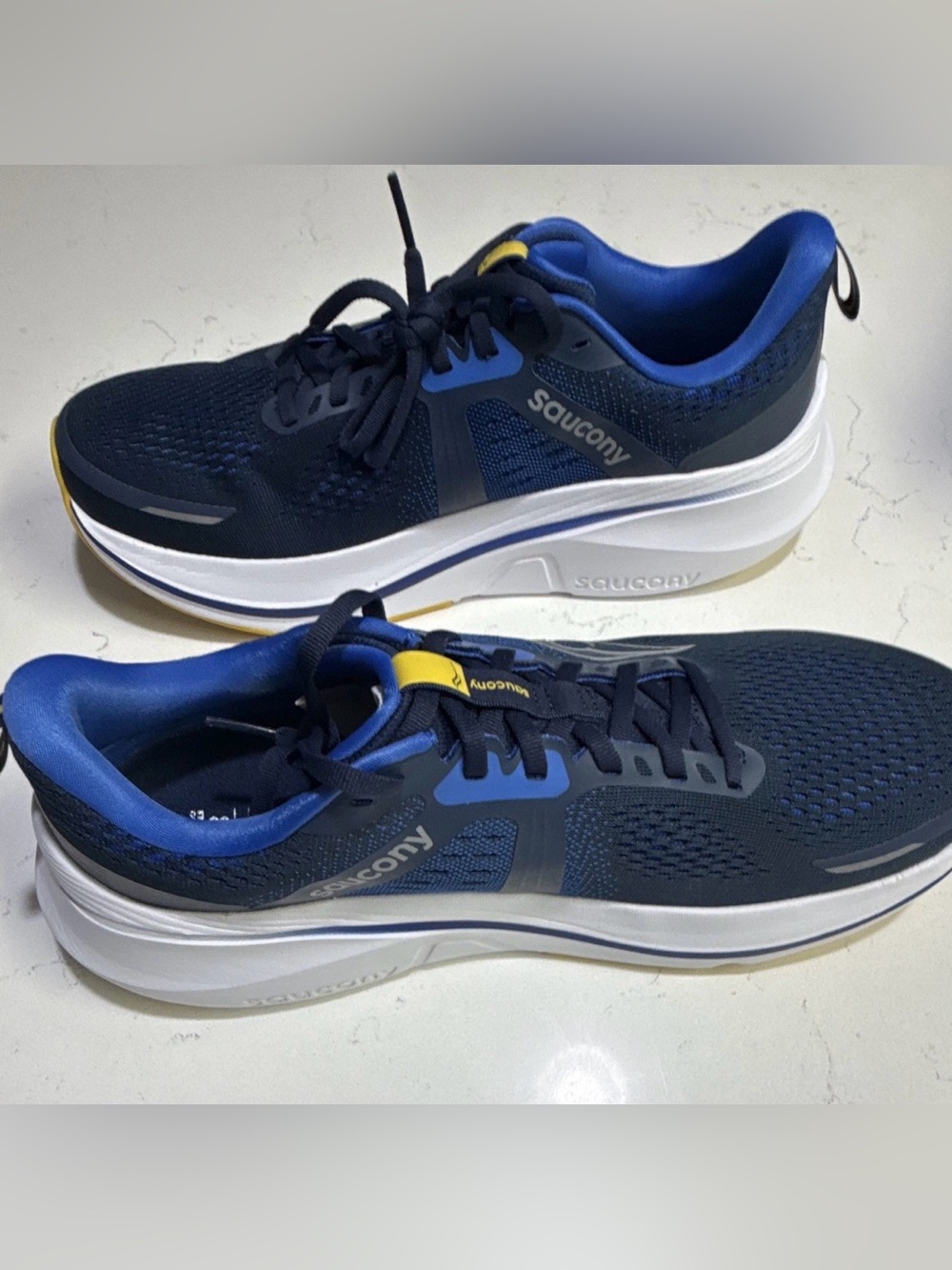 Saucony Guide 18 Navy Running Shoes Size US M12 / W13.5
